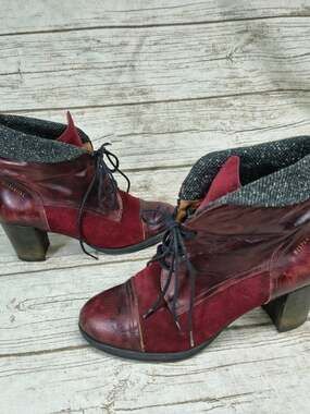 Hispanitas Burgundy Leather Suede Lace Up Ankle Boots Cuffed Tweed Collar EU 39